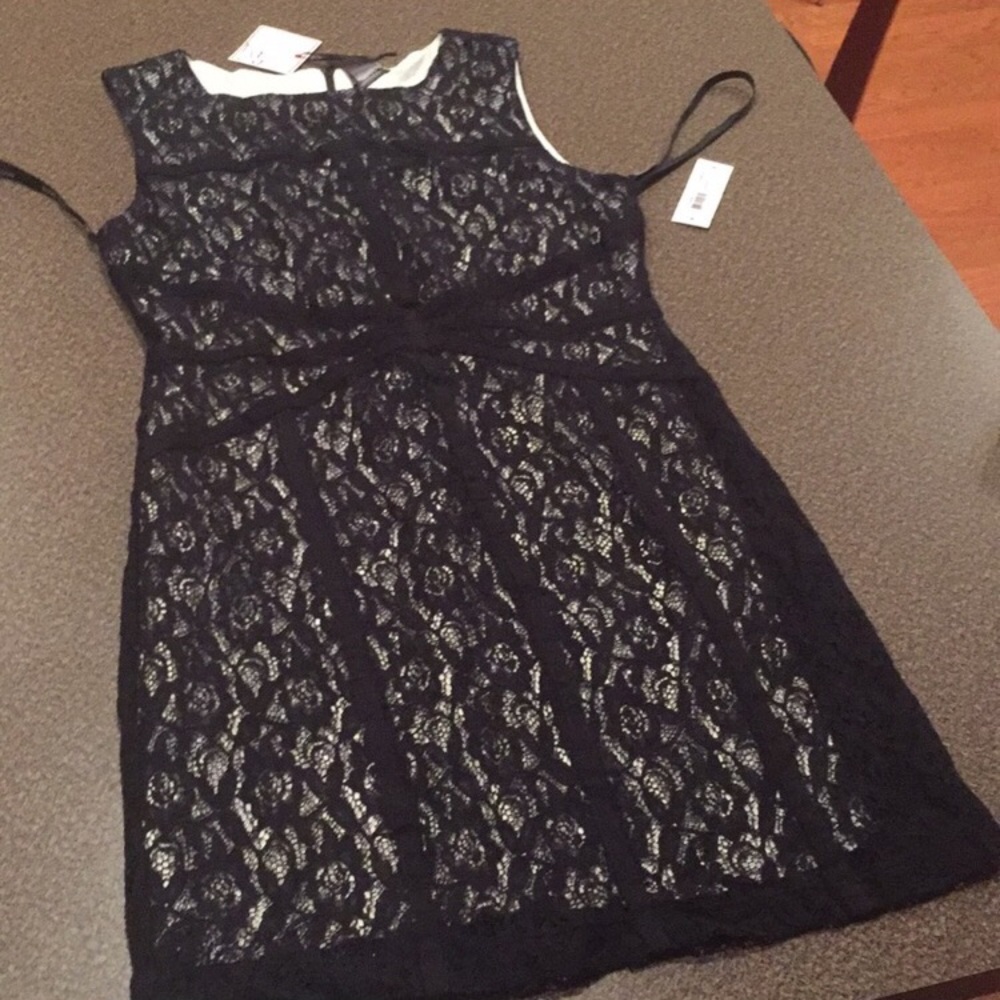 NWT Bisou Bisou form fitting sheath dress